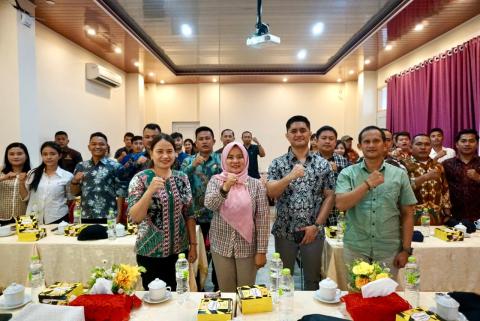 Foto besama Cardinal Ketua KPU Kota Gunungsitoli
