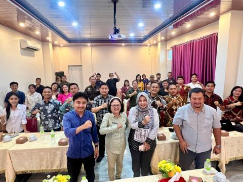 Foto bersama narsum kegiatan rakernis