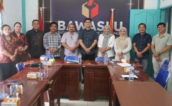 Bawaslu Kota Gunungsitoli menerima kunjungan koordinasi dari KPU Kota Gunungsitoli dalam rangka pembahasan Pemutakhiran Data Pemilih Berkelanjutan (PDPB) Tahun 2026